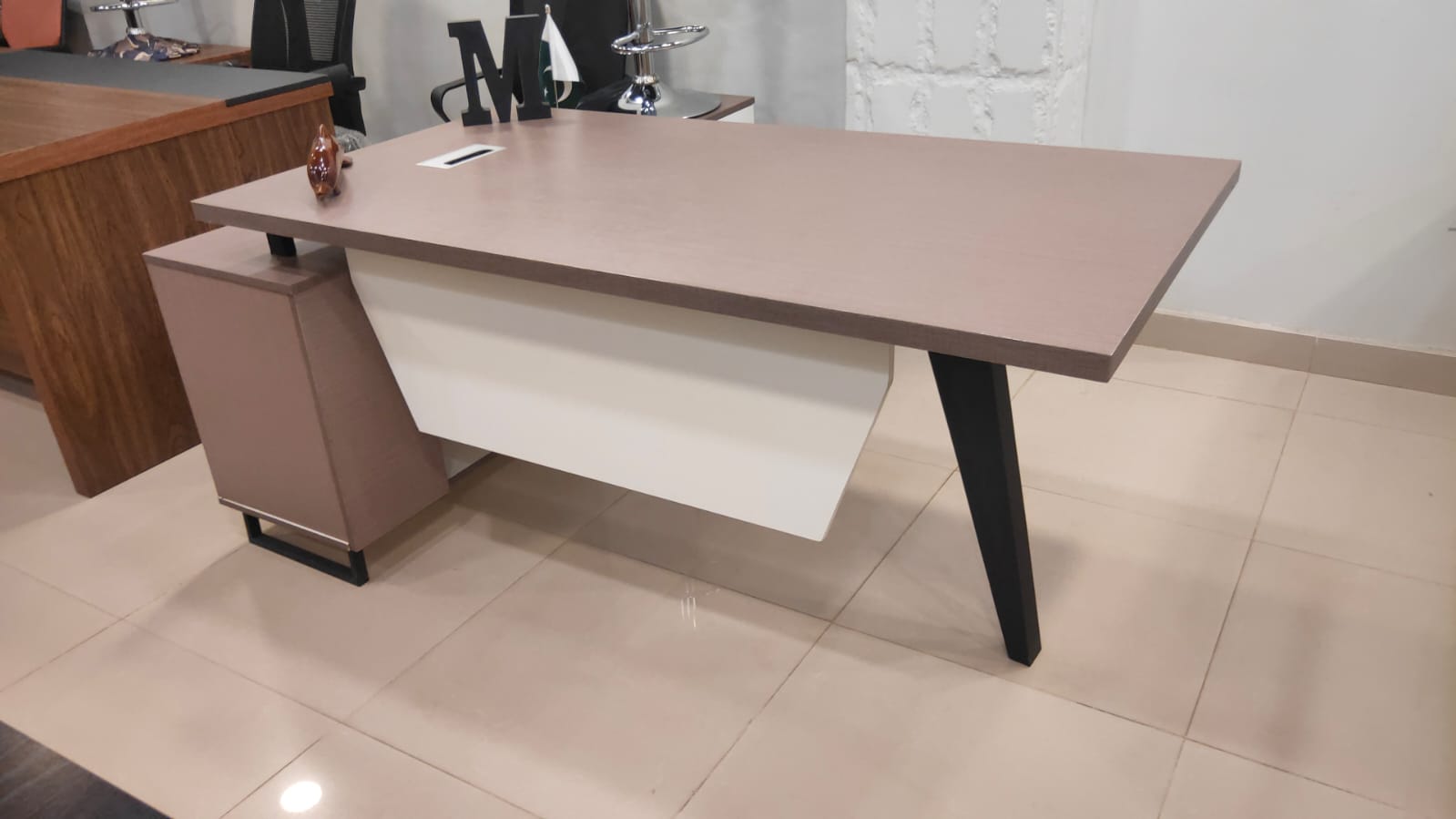 Kova Line Office Desk